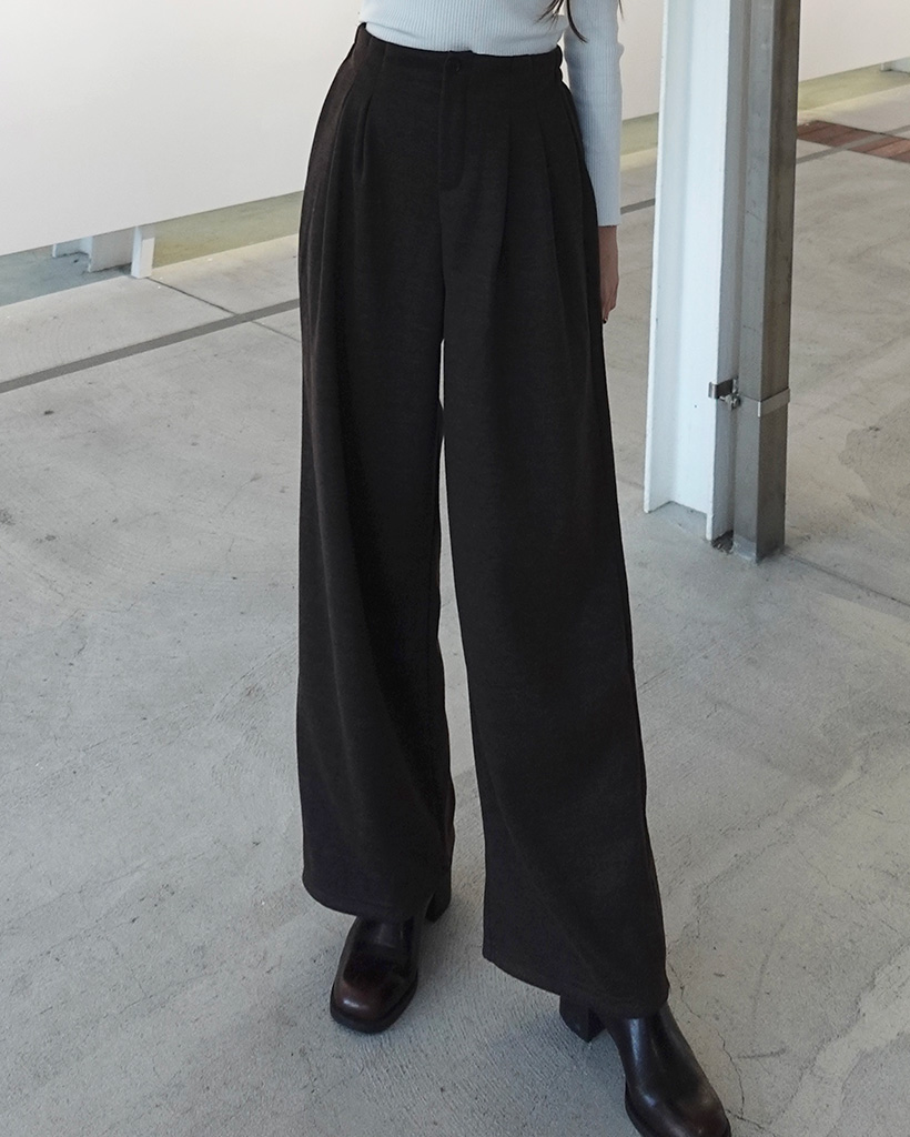 ピンタックワイドパンツ