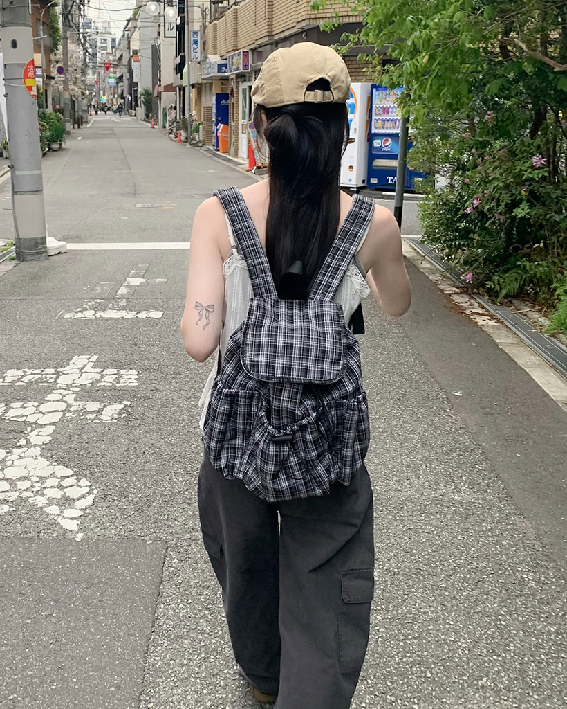 マルチポケットチェックバックパック