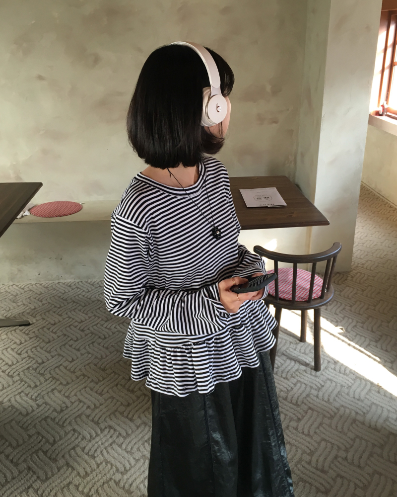 ボーダーズ　フリルティシャツ ボーダーフリルTシャツ | ファッション通販サイト NUGU