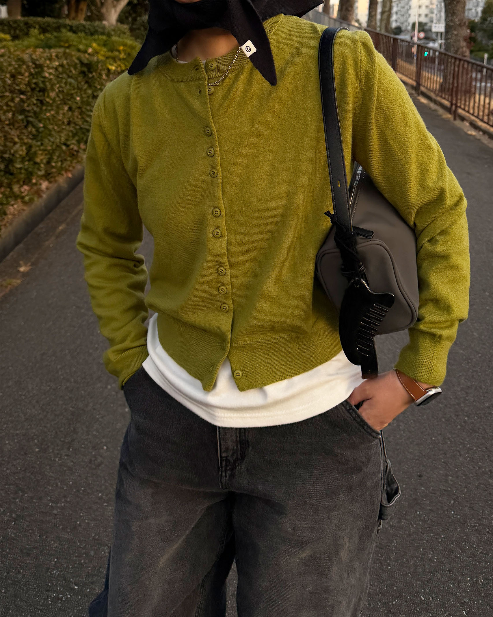 アンチピリングカラークルーネックカーディガン