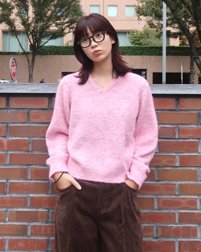 ベーシックVネックニット