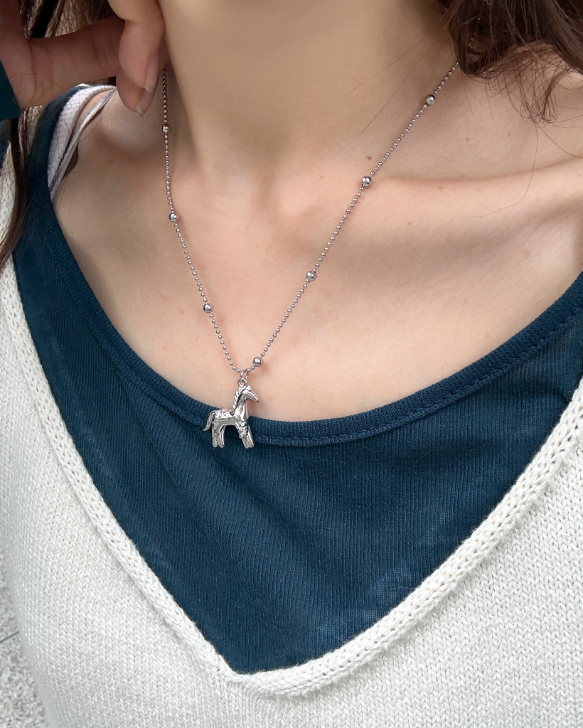 ホースチャームネックレス