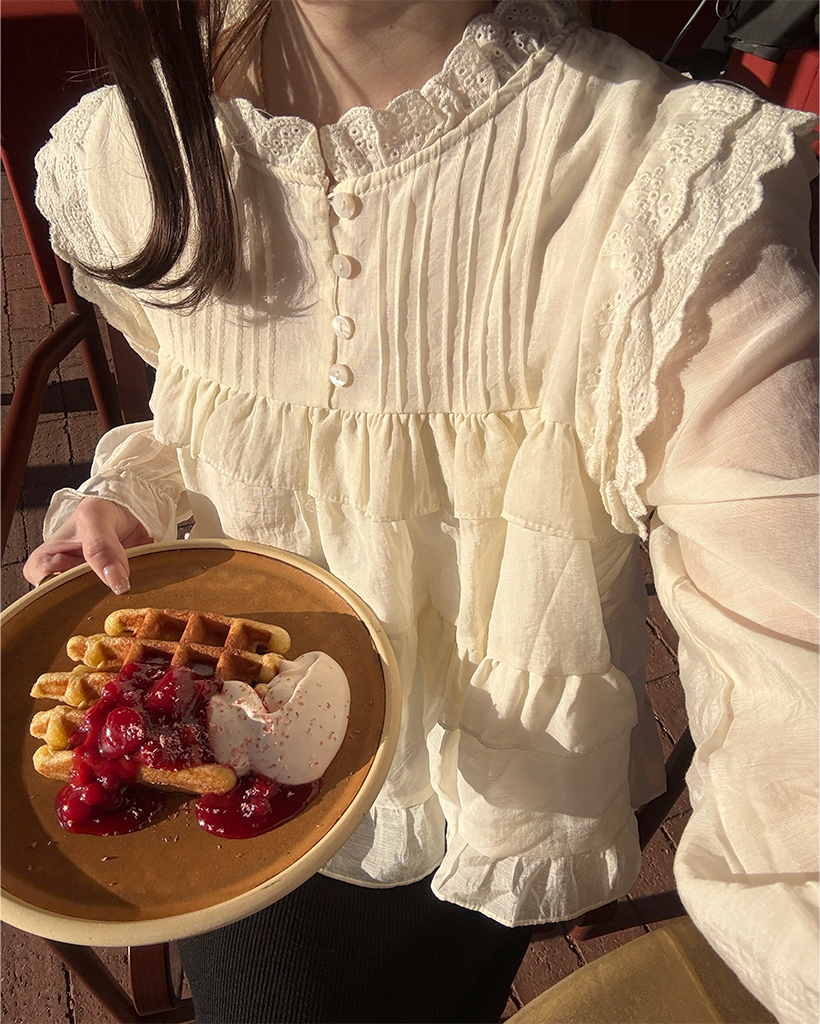 ティアードフリルブラウス