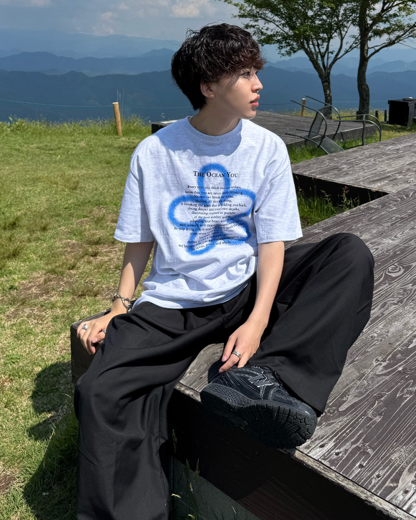 クローバーレタリング半袖Tシャツ
