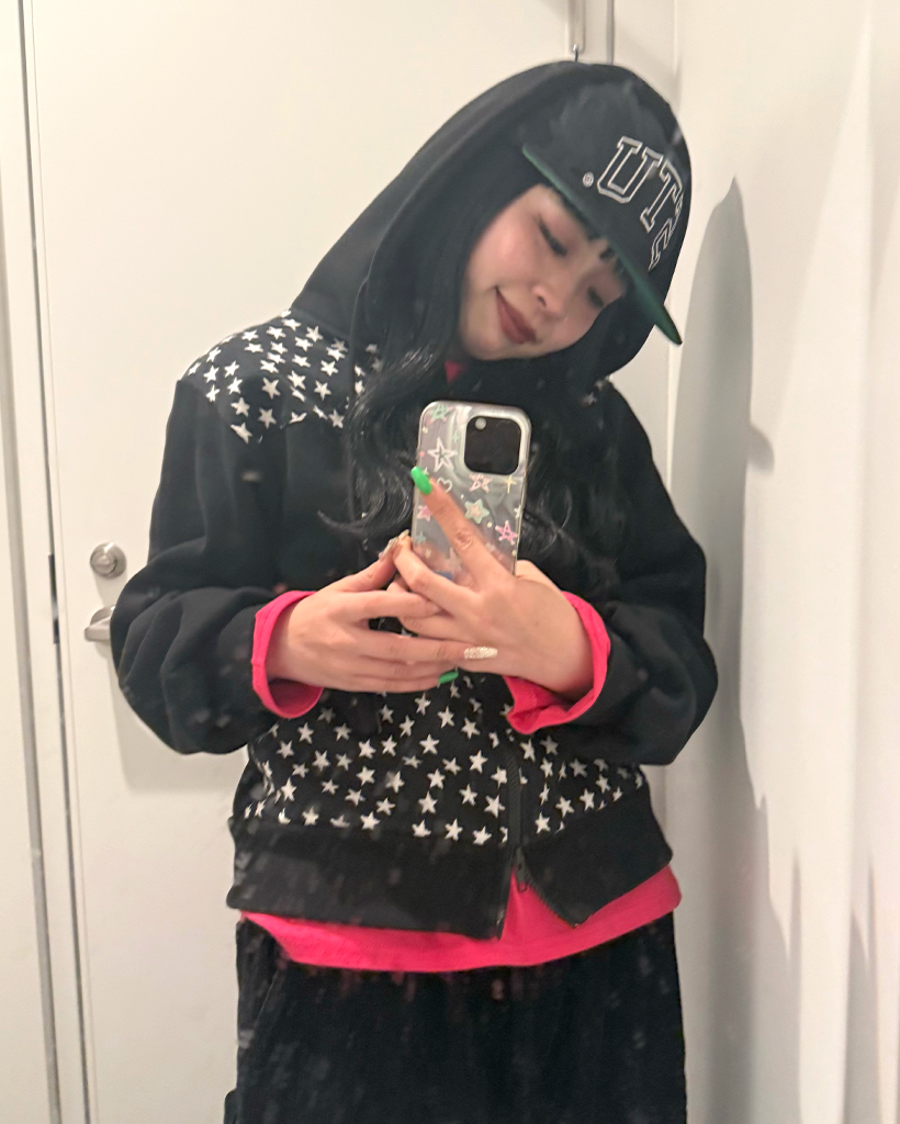 スターパターンフードジップアップ