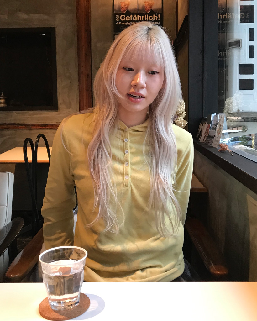 ボタンディテールフリースパーカー