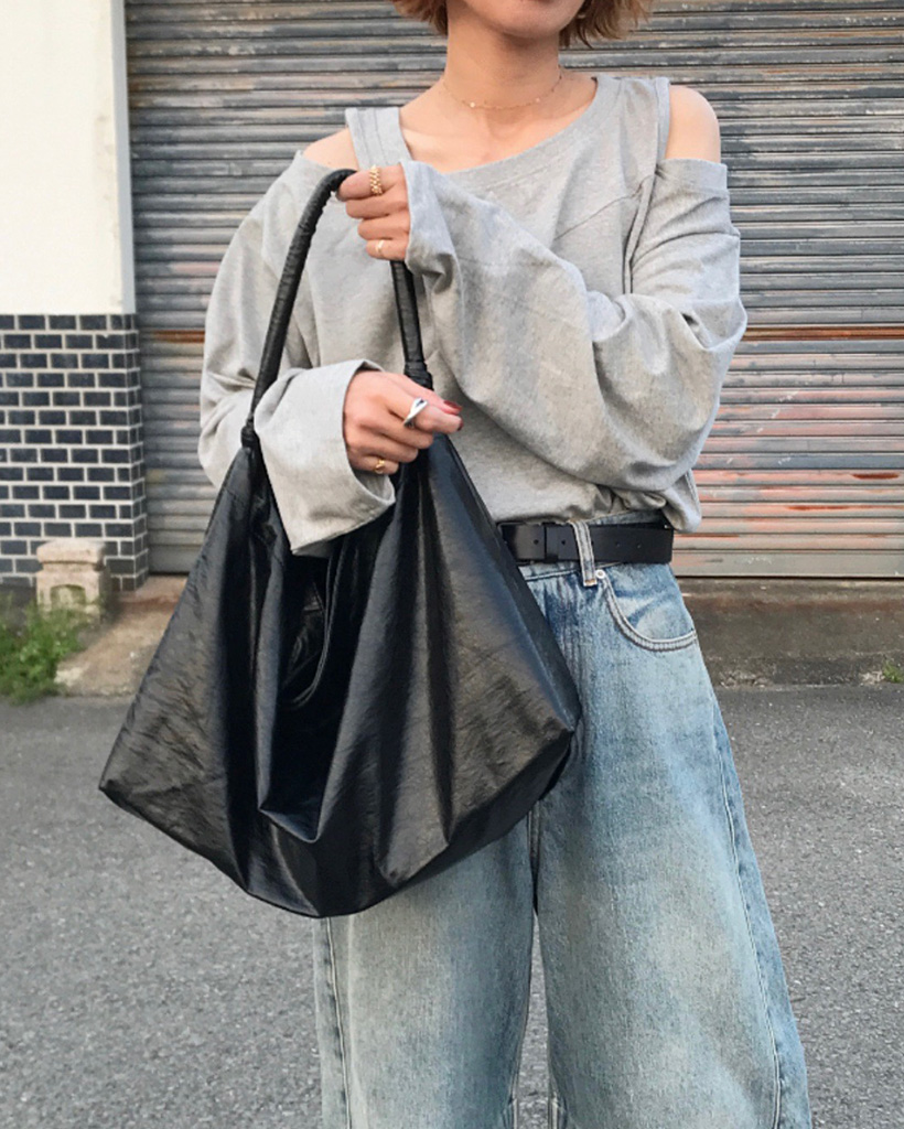 トライアングルショルダーバッグ