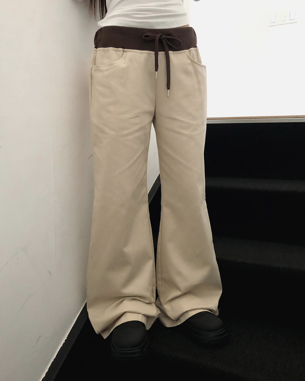 バイカラーストラップブーツカットトレーニングパンツ