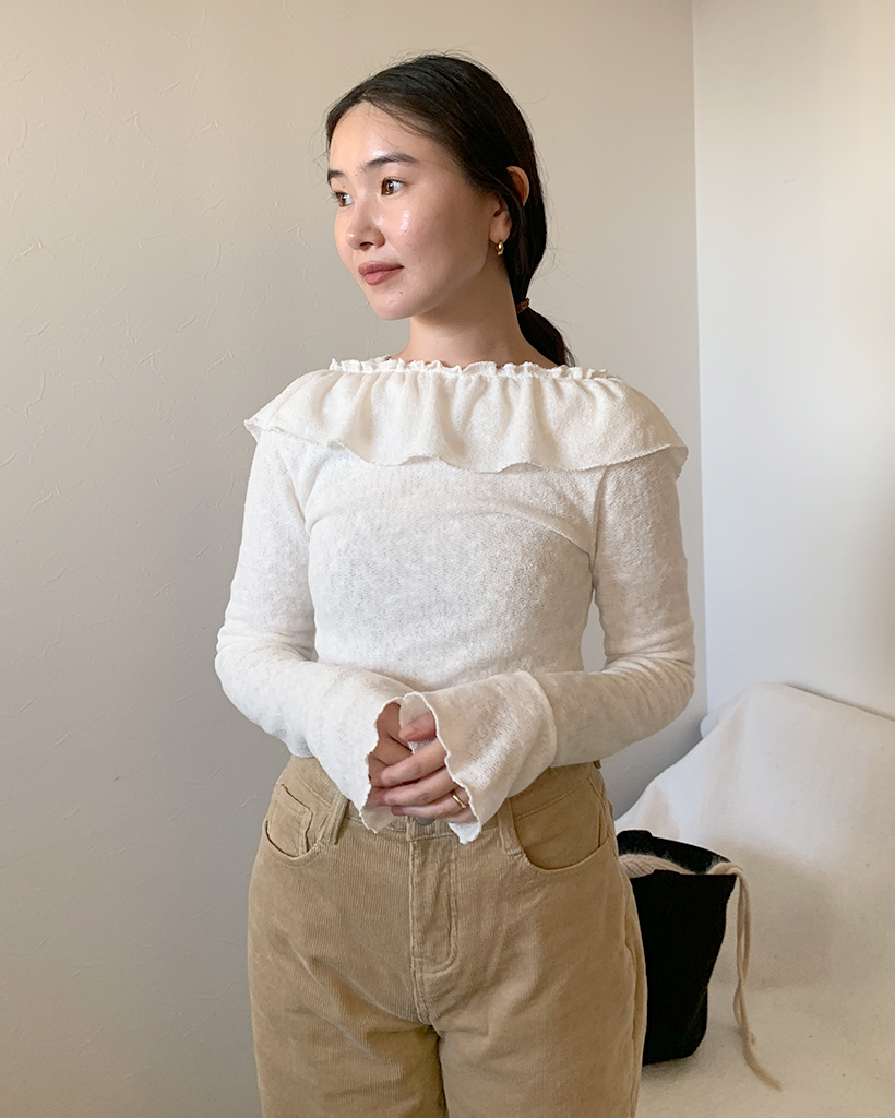 オフショルダーフリルシャーリングTシャツ