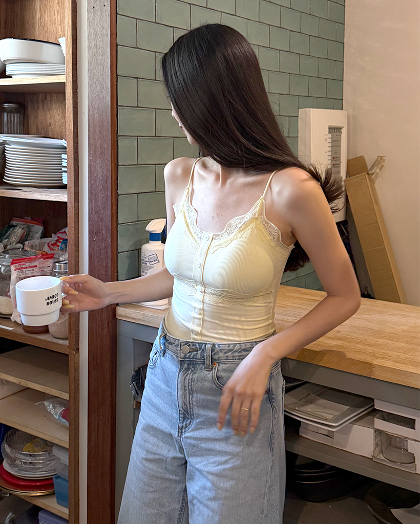 レースボタンノースリーブトップ