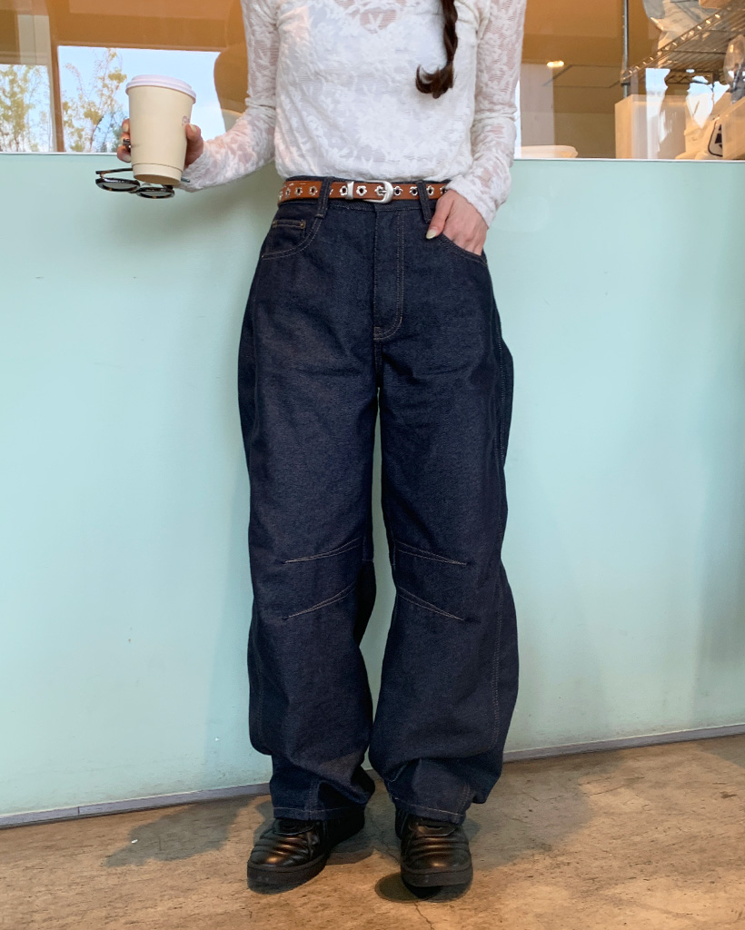 スリットデニムパンツ