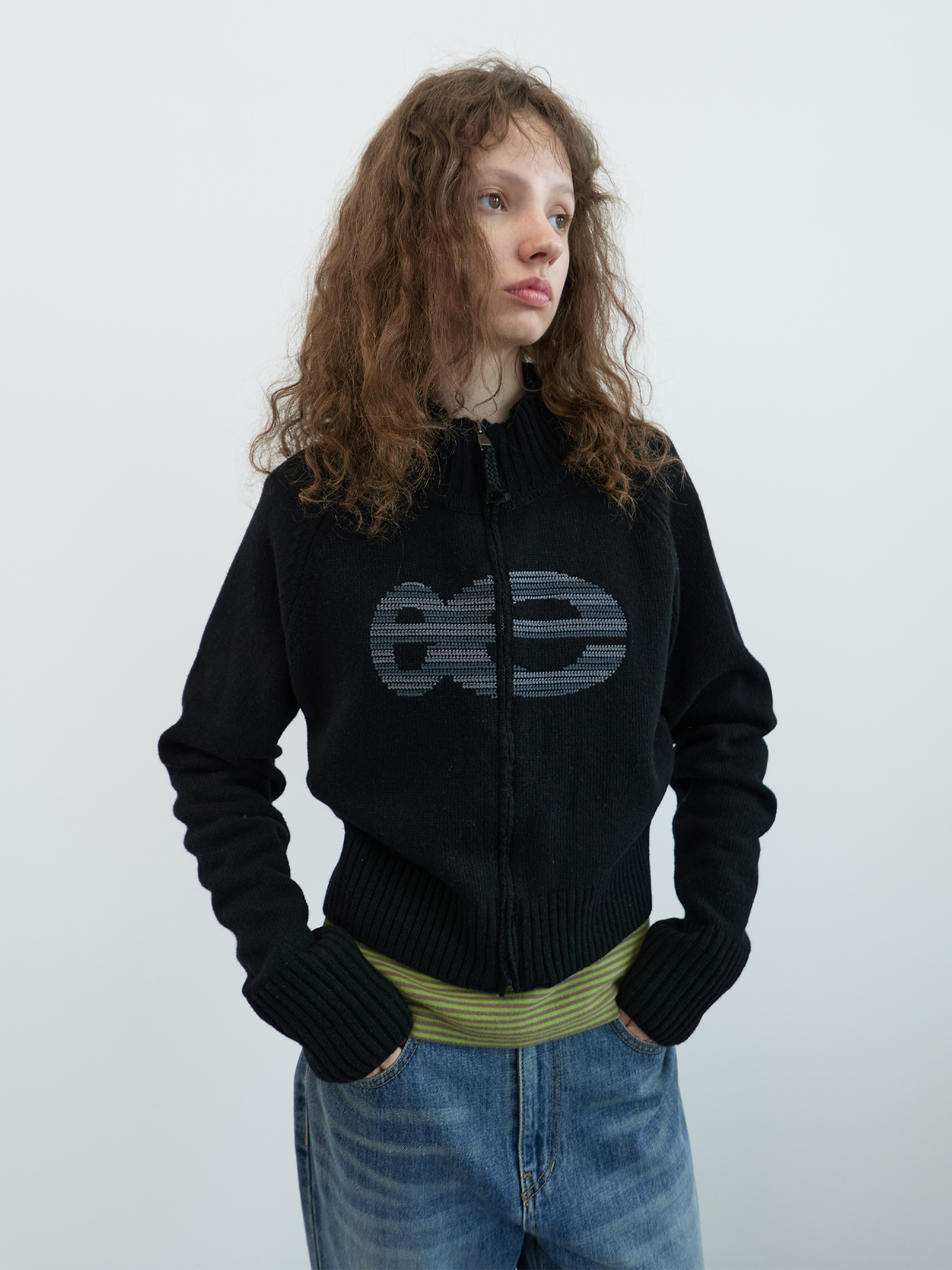 【購入特典】Needle Logo High-neck Zip-up (Black)
