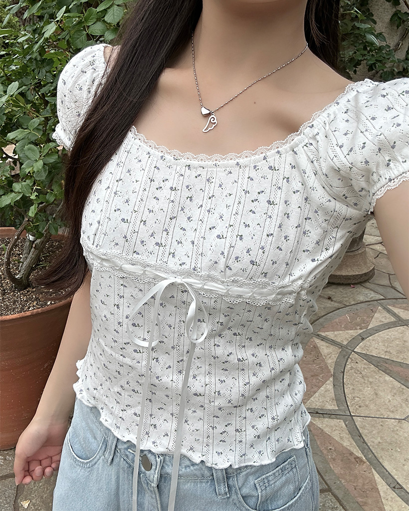 スカラップポイントフラワーTシャツ