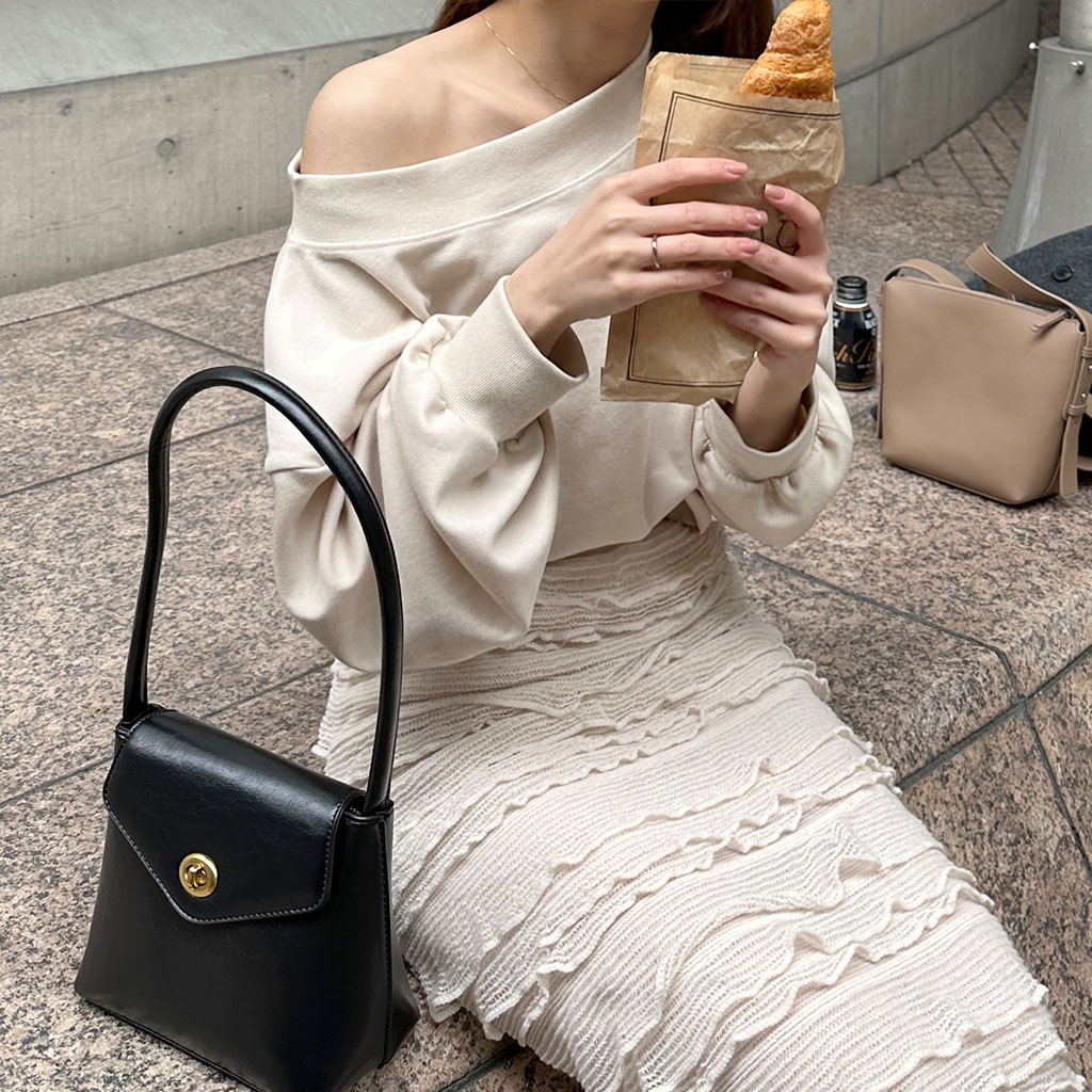 SCULPTOR オフショルダークロップドスウェットシャツ SCULPTOR オフショルダークロップドスウェットシャツ トップス
