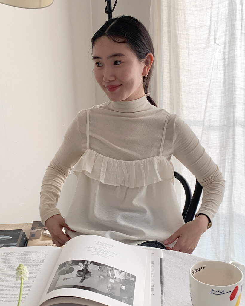 ラッフルスリーブトップス