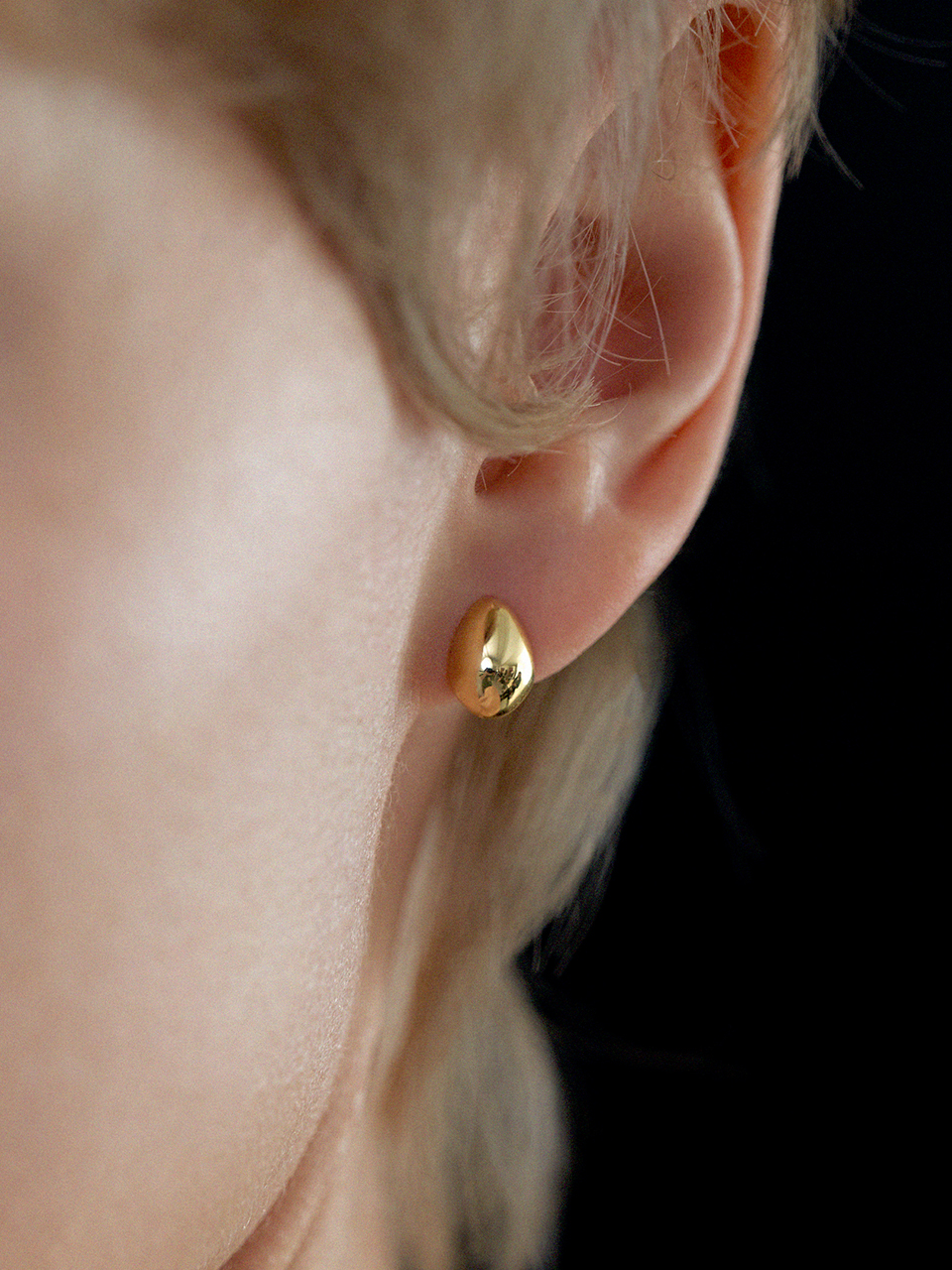 [leeENoir] 韓国アクセ☆925silver☆Mini Egg Ball Earring Mini Egg Ball Earring (2color) | ファッション通販サイト NUGU