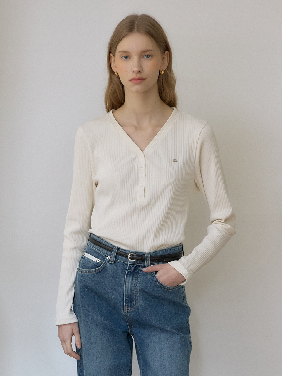 Logo V-neck Button Sleeves T-shirt - Cream