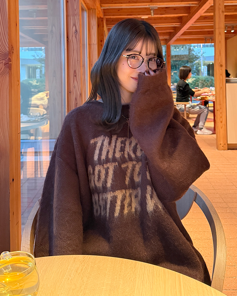 オーバーサイズレタリングブラッシュニット