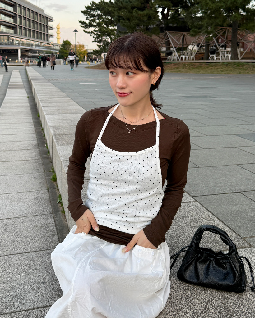 ドットホルターネックトップス