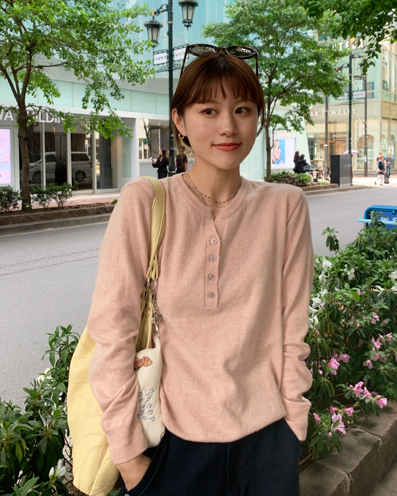 ボタンベーシックニット