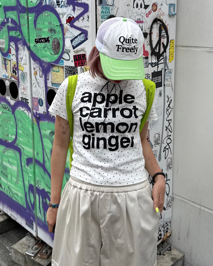 スターパターンフルーツレタリング半袖Tシャツ | ファッション