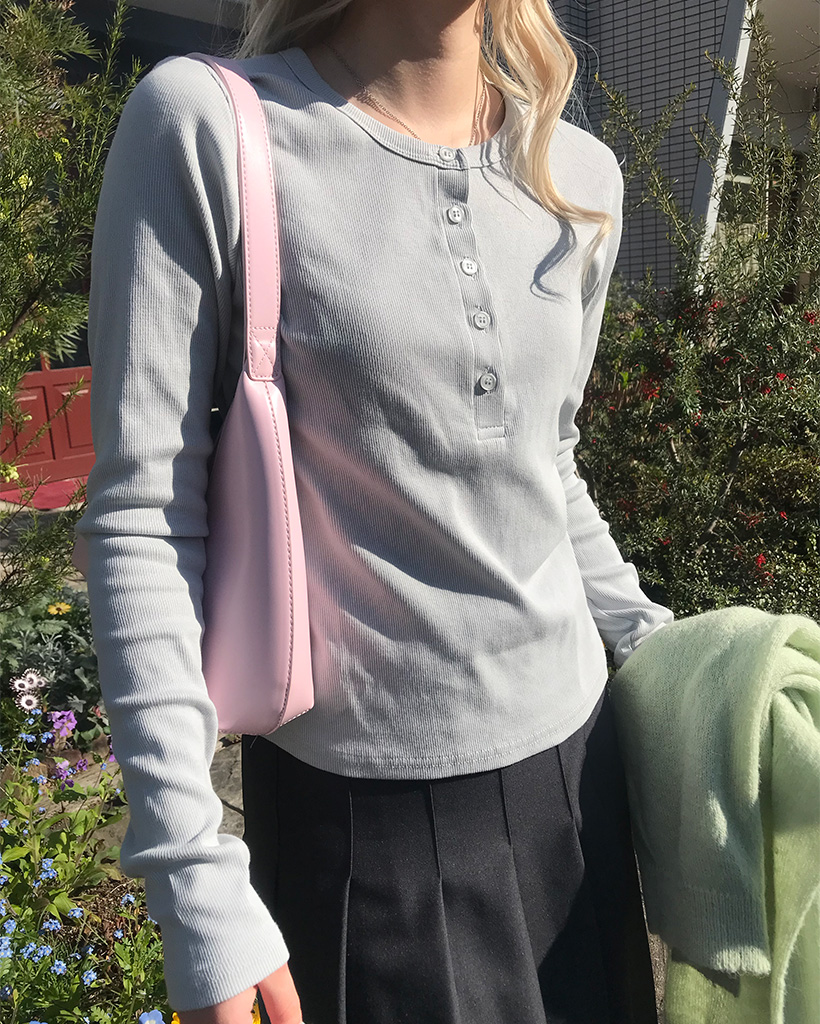 ヘンリネックボタンロングスリーブTシャツ