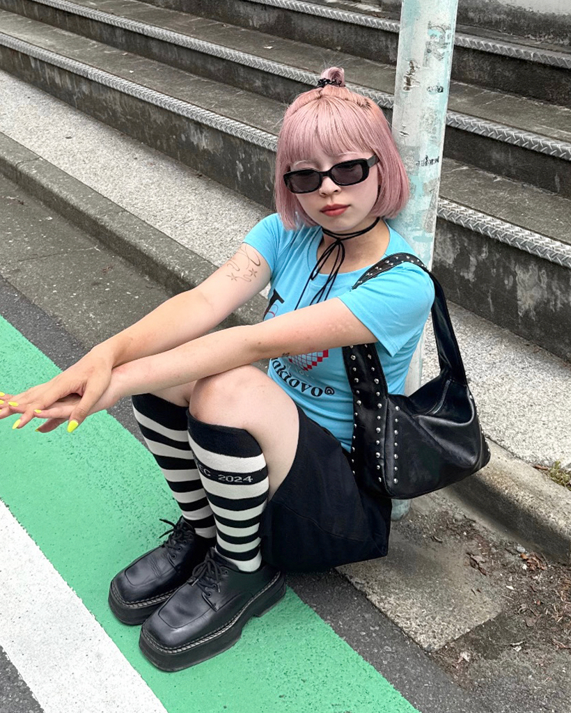 スタッズポイントスクエアバッグ