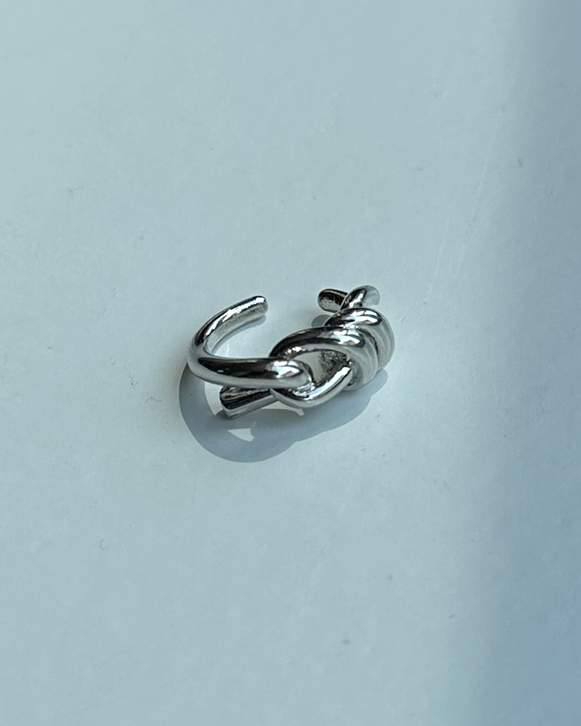 (ユニセックス) ツイストイヤーカフ