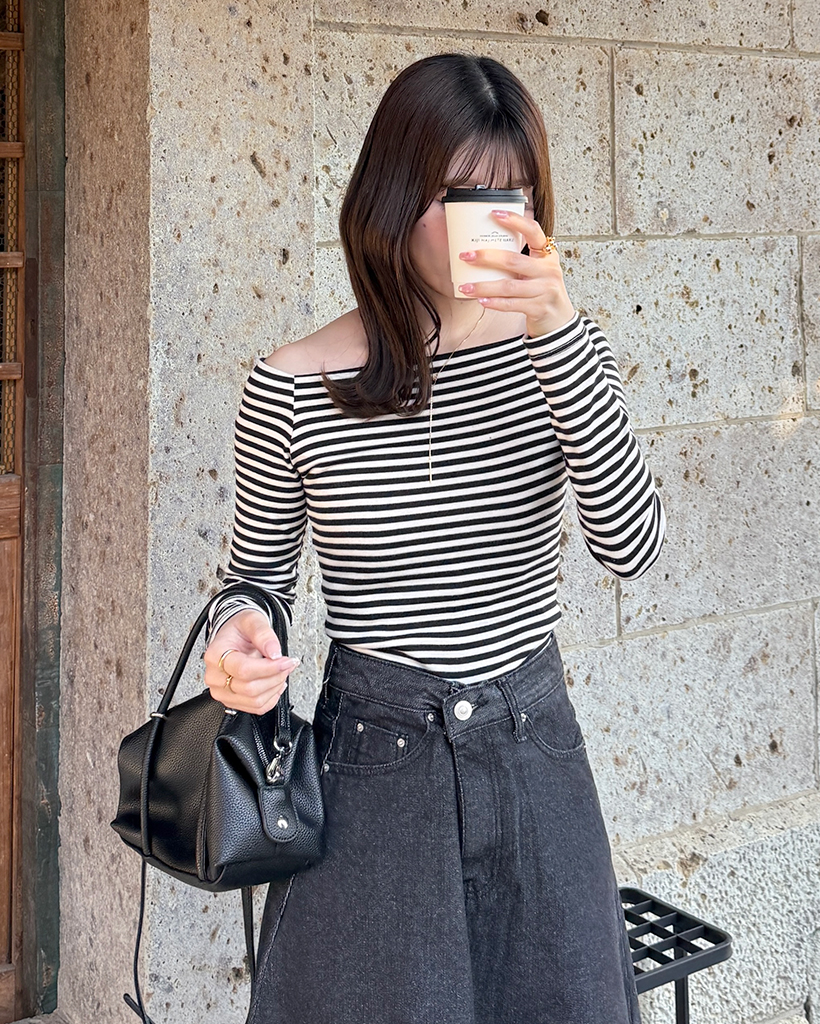 クラシックボーダーオフショルダーロングスリーブTシャツ