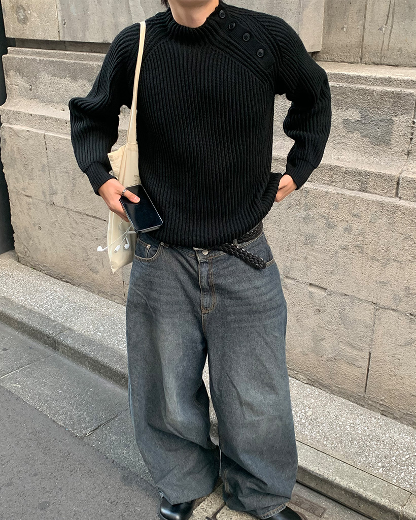 machatt◇サイドボタンニット◇アイボリー KBF（ケイビーエフ）の「アウトリンキングサイドボタンニット（ニット