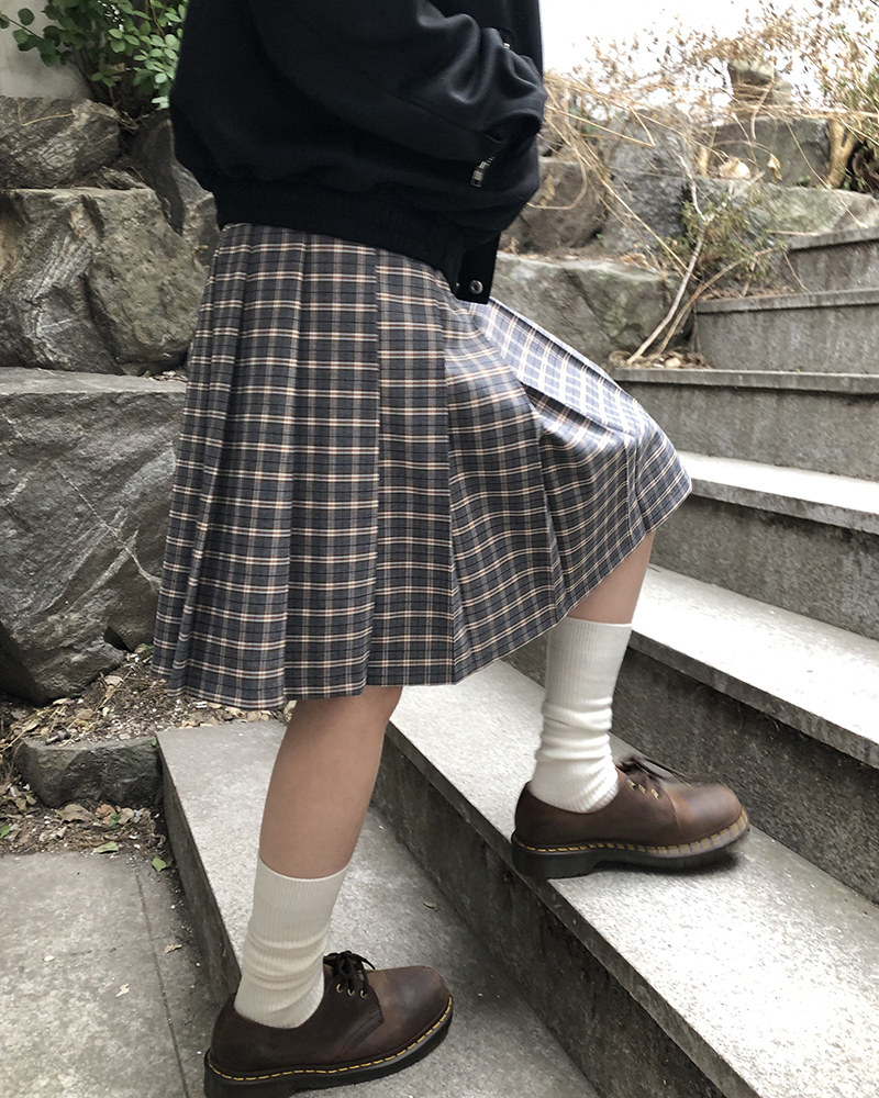 プリーツチェックミドル丈スカート