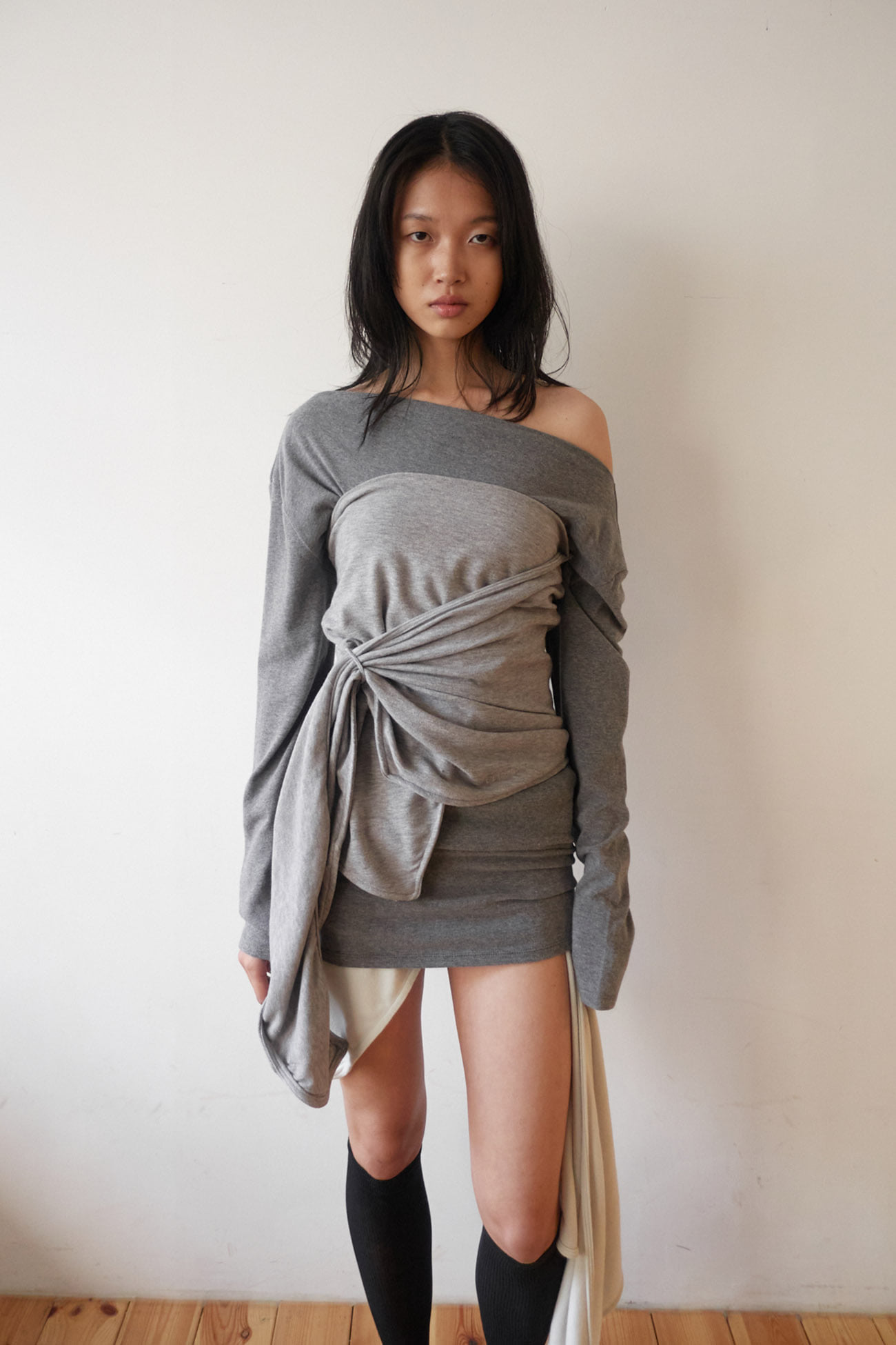 LAYERED FLARE TOP / GRAY
