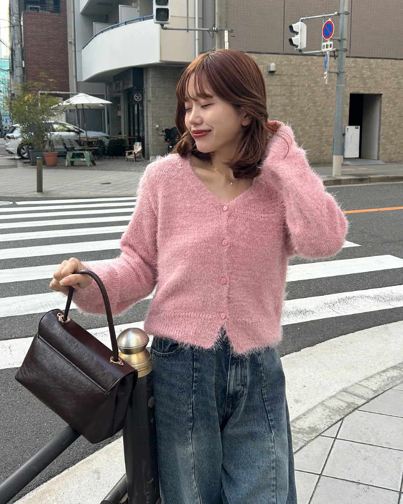 Vネックルーズフィットシャギーニット