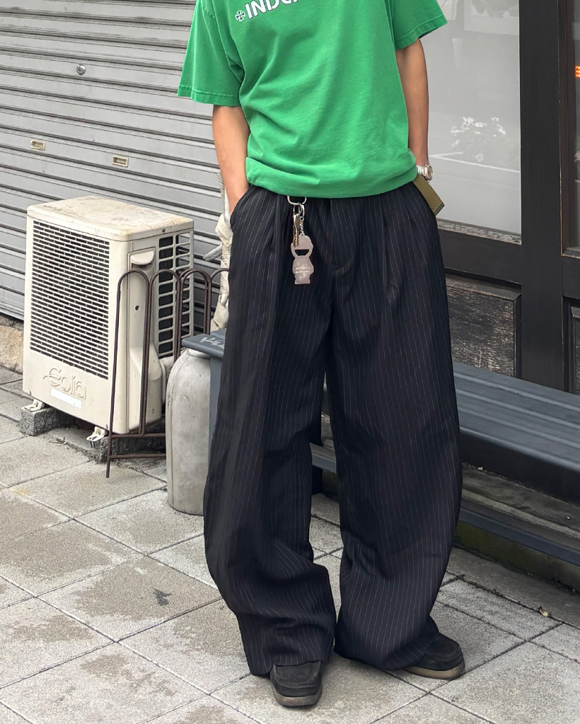 （ユニセックス）ダブルタック入りストライプスラックス