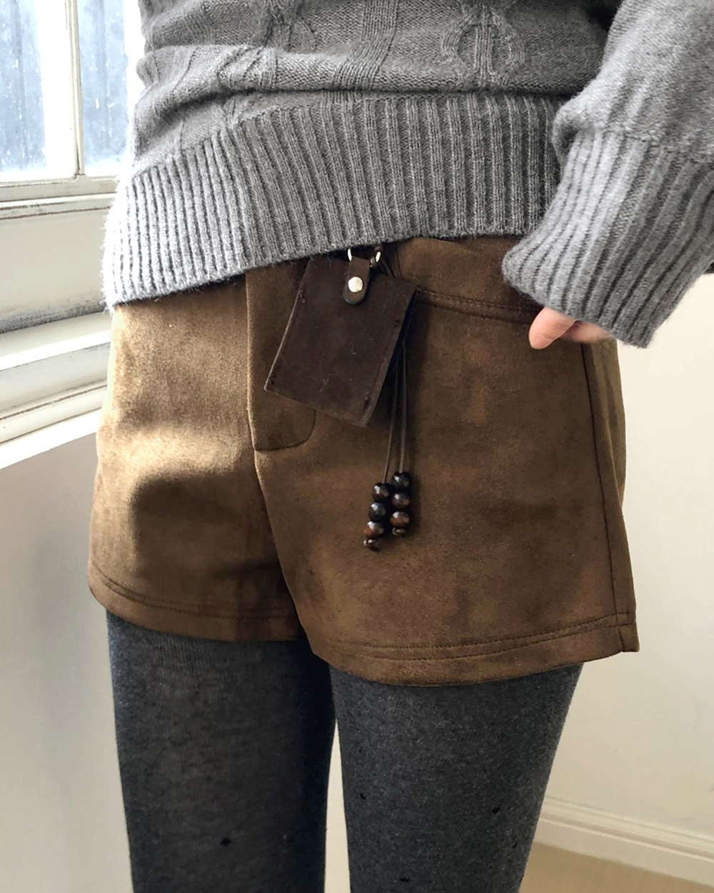 スエードショートパンツ