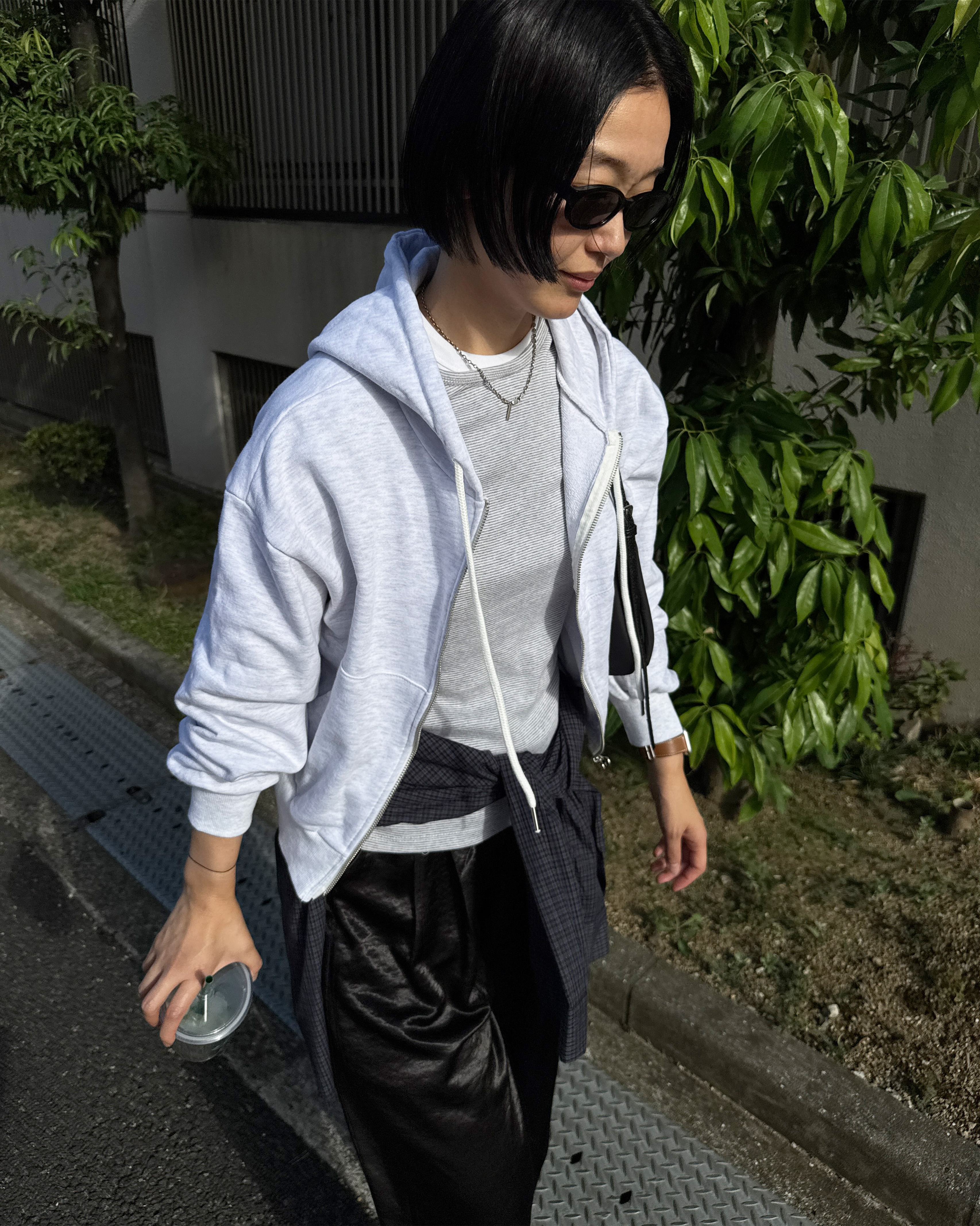 ダブルジップクロップドフーディー
