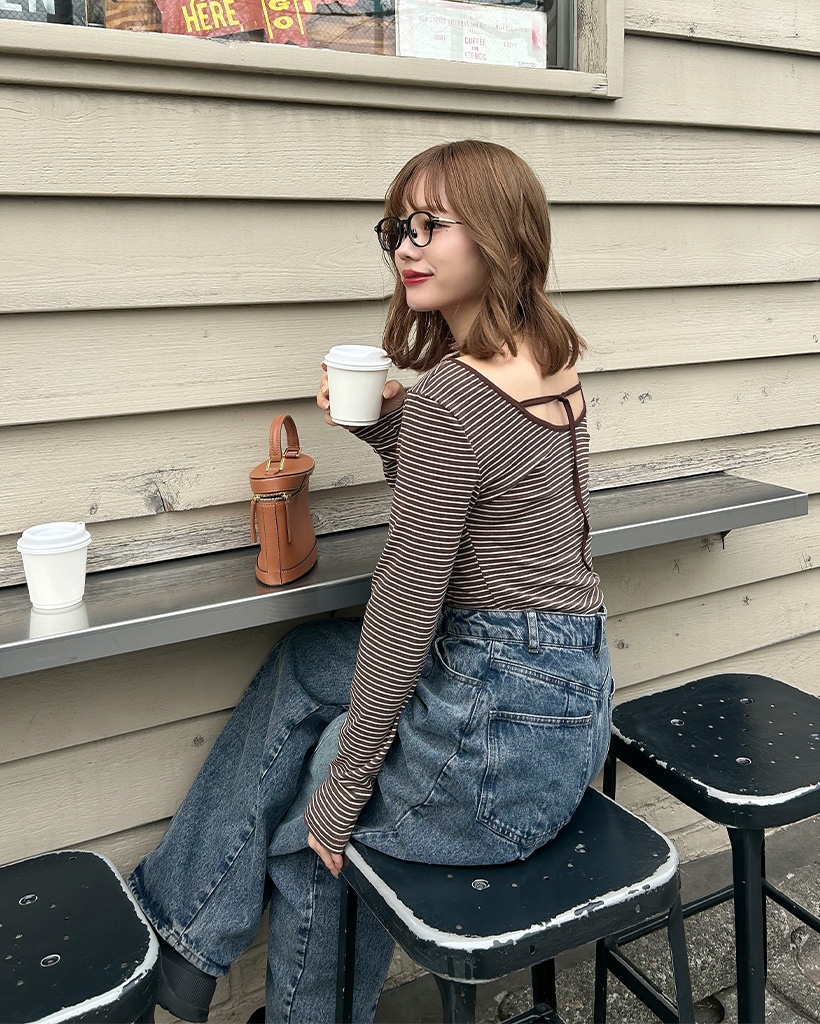 バックレスストラップポイントボーダーTシャツ