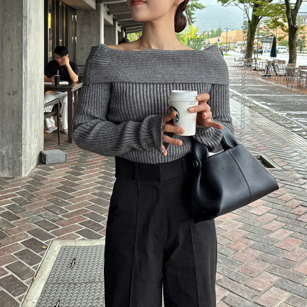 Andequal グリッターリブニット オフショルダー Andequal グリッターリブニット オフショルダー