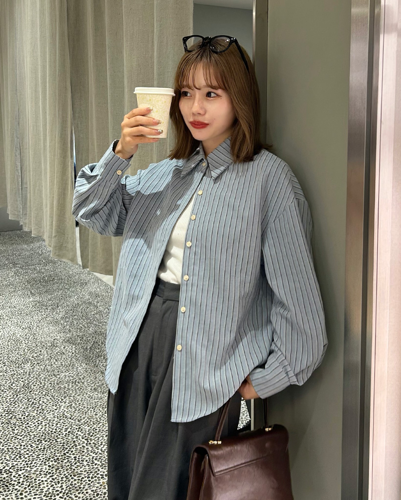 オーバーフィットストライプシャツ