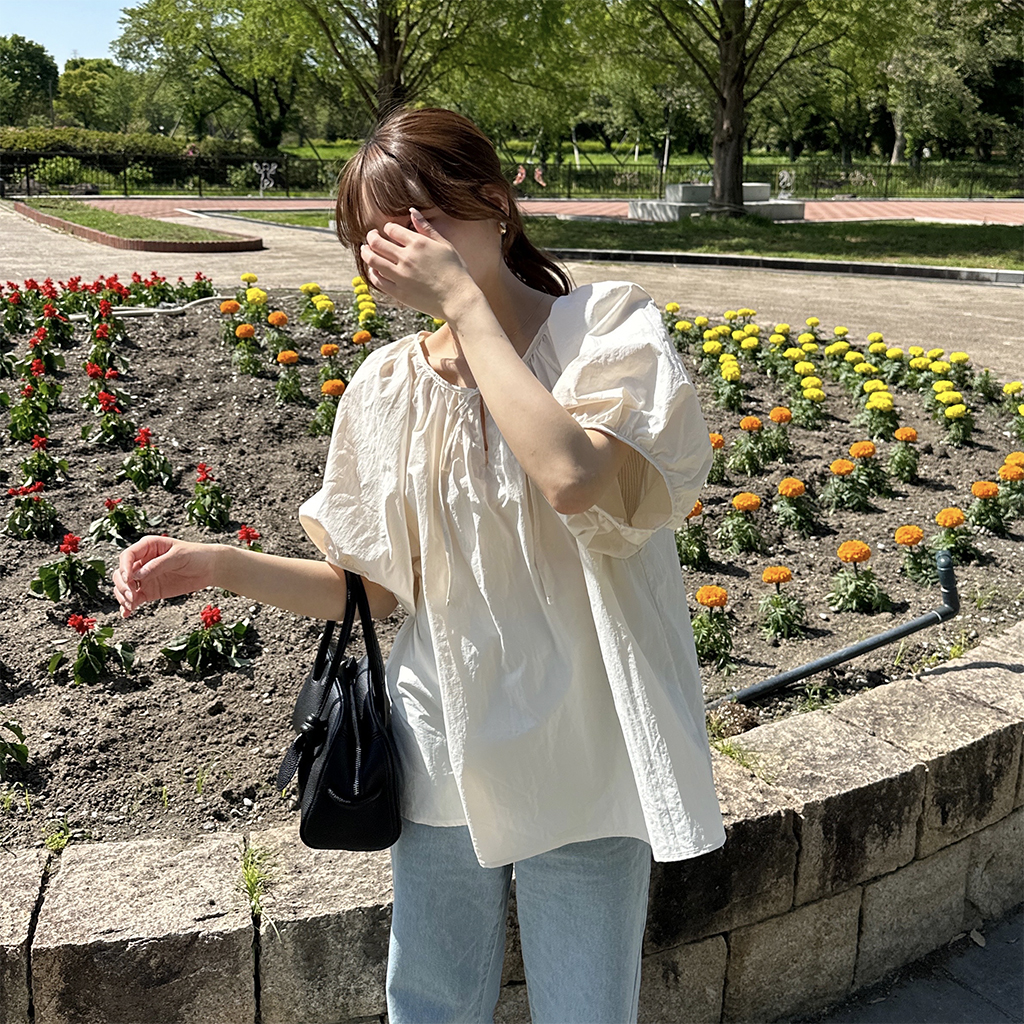 ビームス 定価2万 上品リバティ柄バンドカラーバックタック