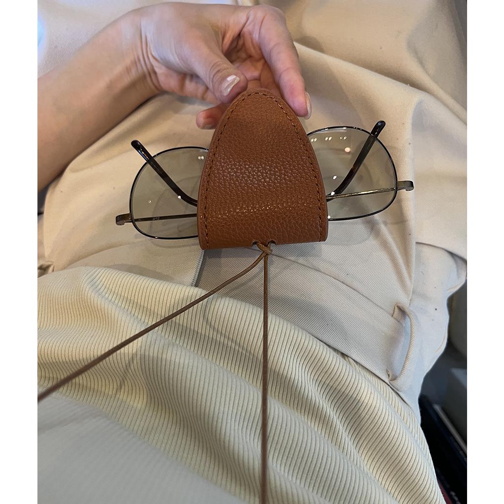 トライアングルメガネホルダー