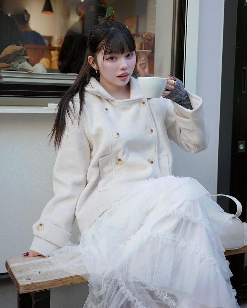 ダブルボタンショートコート