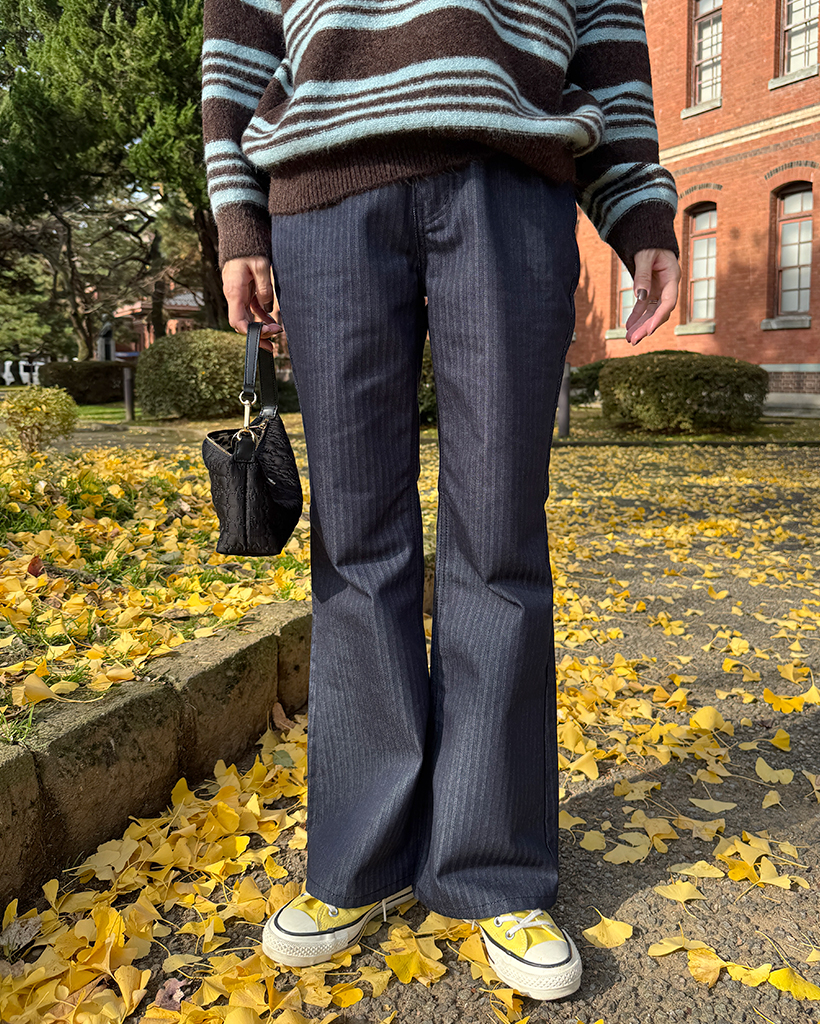 ストライプフレアデニムパンツ