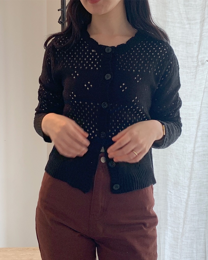 フラワーポイントパンチングニットカーディガン