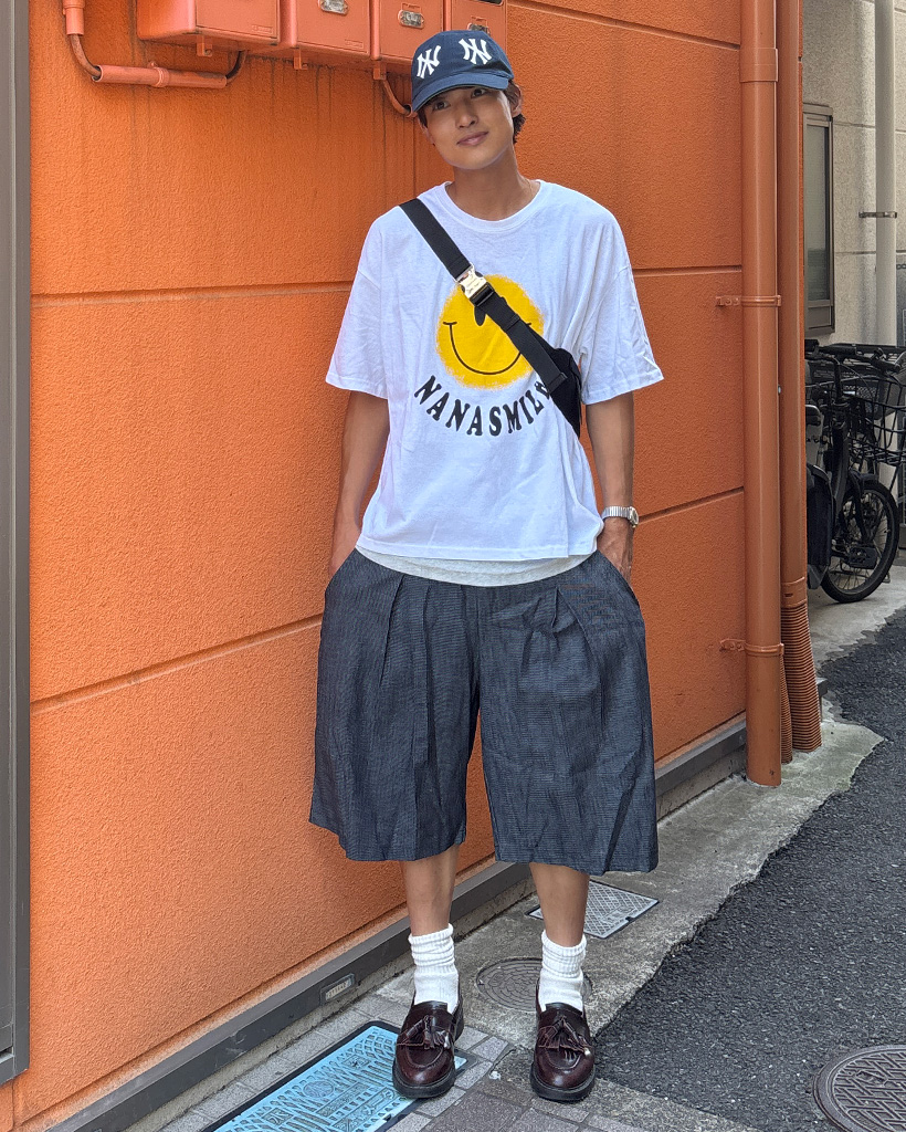 （ユニセックス）タック入りデニムバミューダパンツ