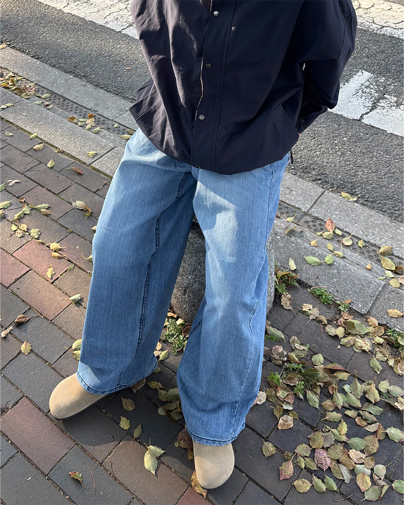 （ユニセックス）ワイドフィットデニムパンツ