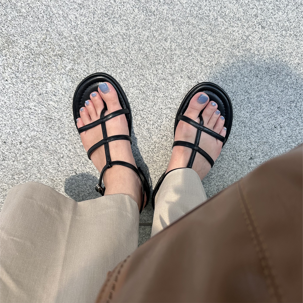 ストラップベルトサンダル