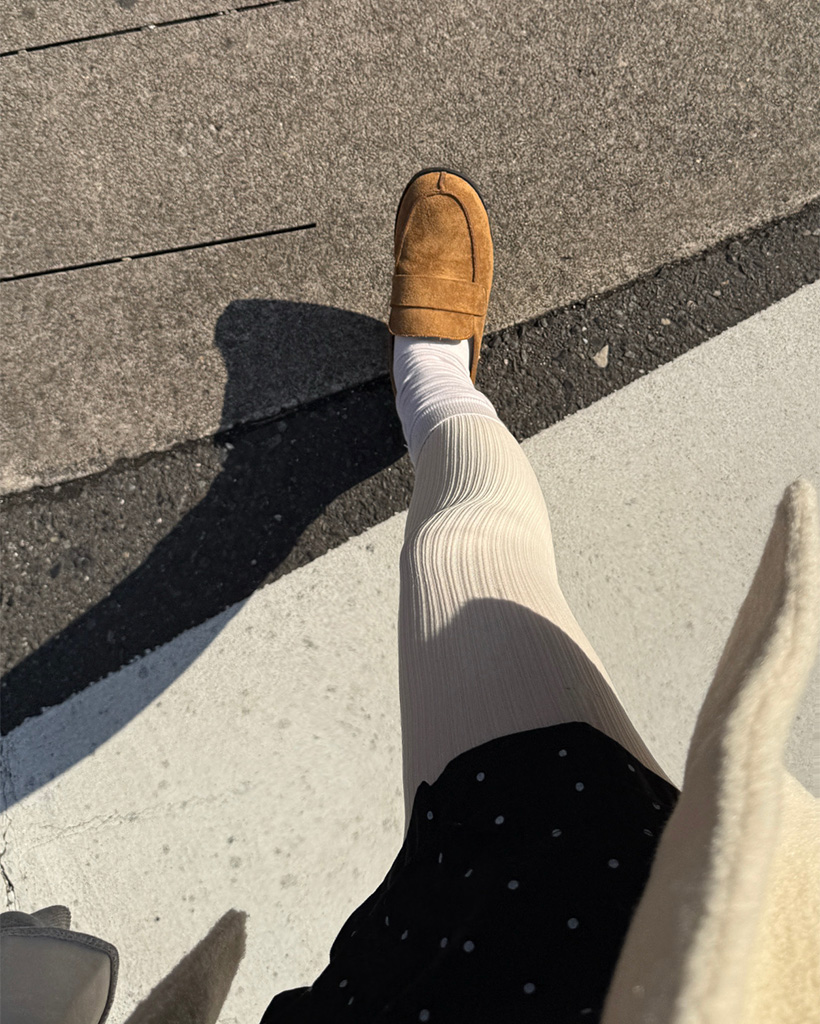 ベーシックスエードローファー