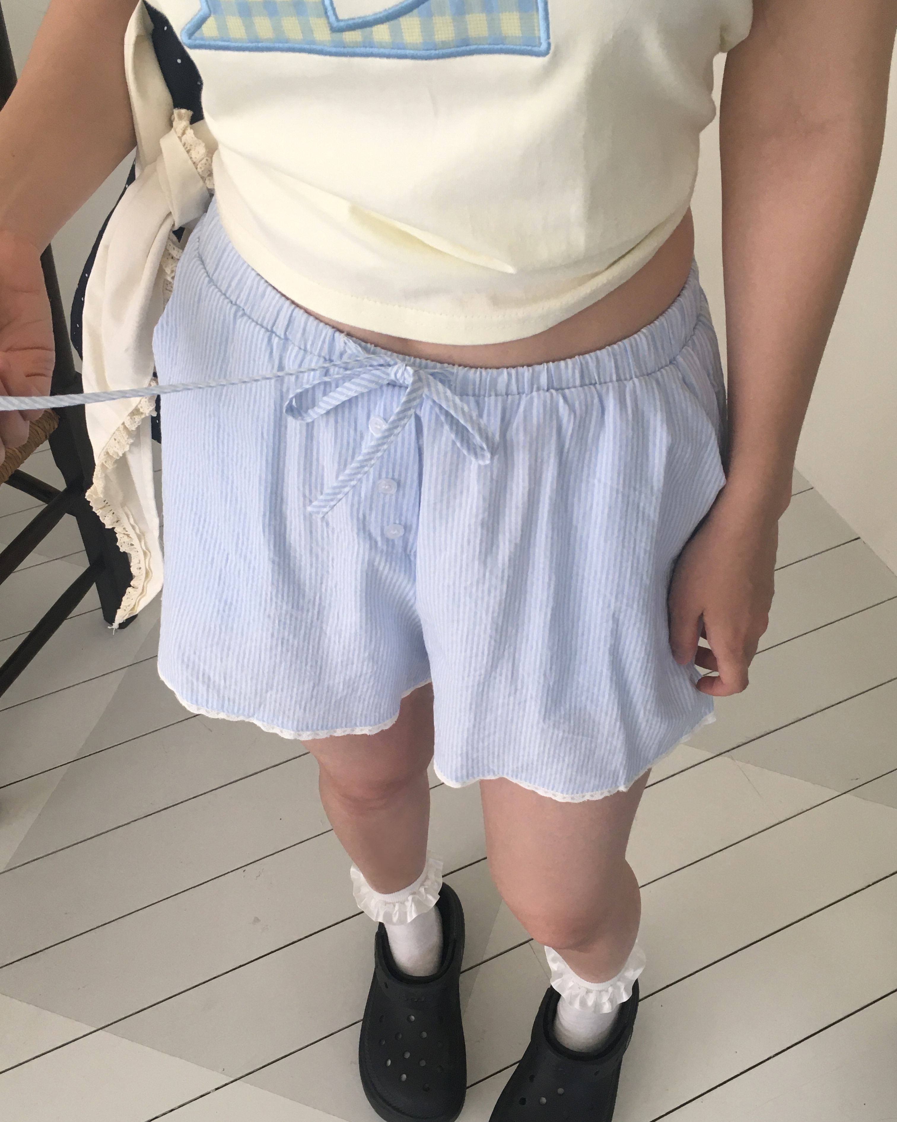ストライプ柄 グレー ショートパンツ