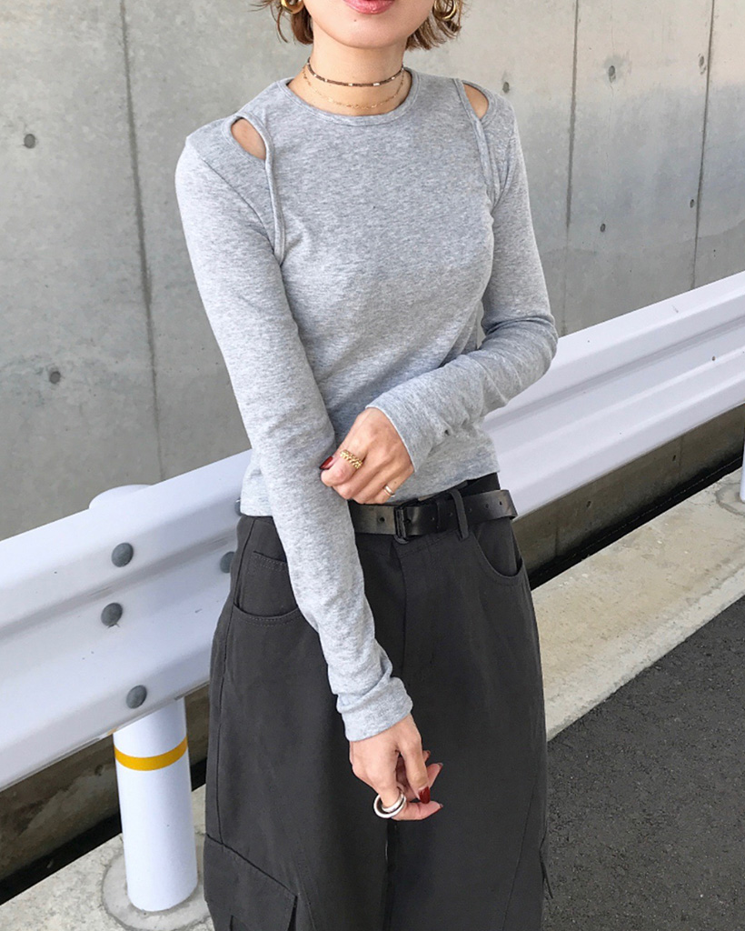 ショルダーカットデザインロングTシャツ